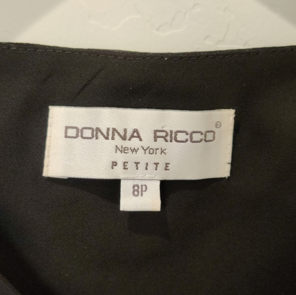 Beautiful Dress - Picture 3 of 4